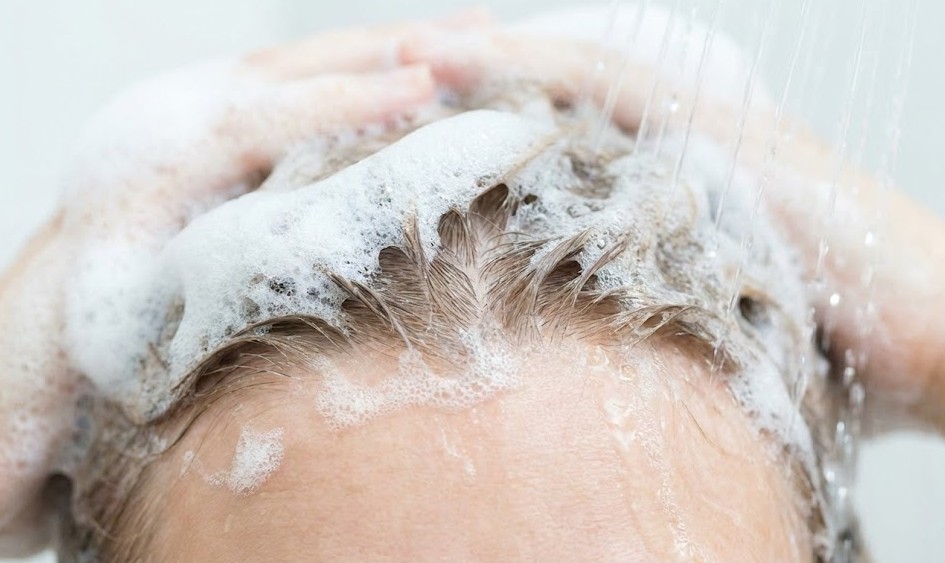マイナチュレのシャンプーで抜け毛へどうアプローチするか